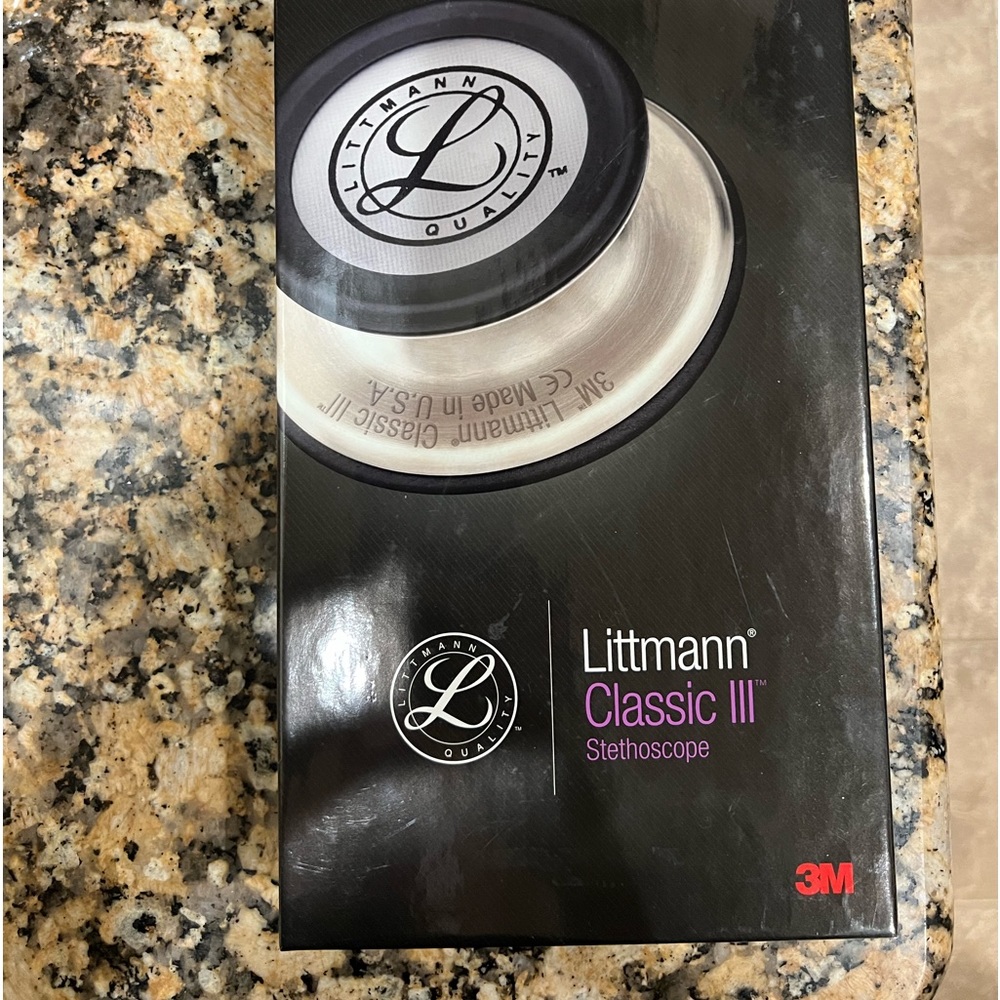 NEW STETHOSCOPE Littmann
Classic III